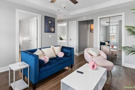 Your Cozy 2-Bedroom Midtown Детройт Экстерьер фото