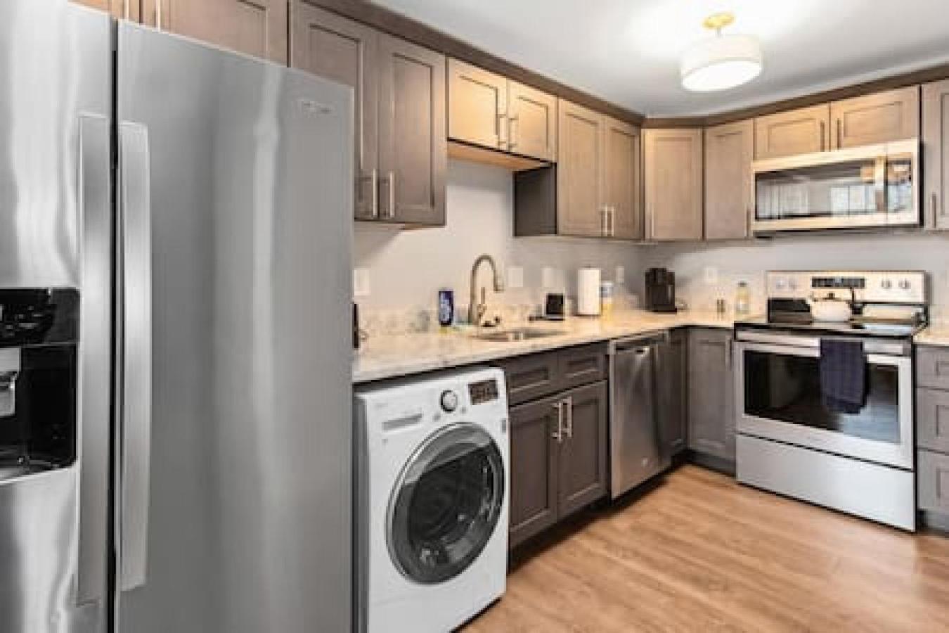 Your Cozy 2-Bedroom Midtown Детройт Экстерьер фото